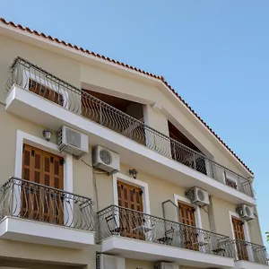 https://papadatos-studios.kefaloniahotels.net