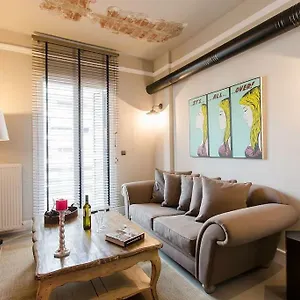 https://apt-urban-living-1.hotelschalkidiki.net